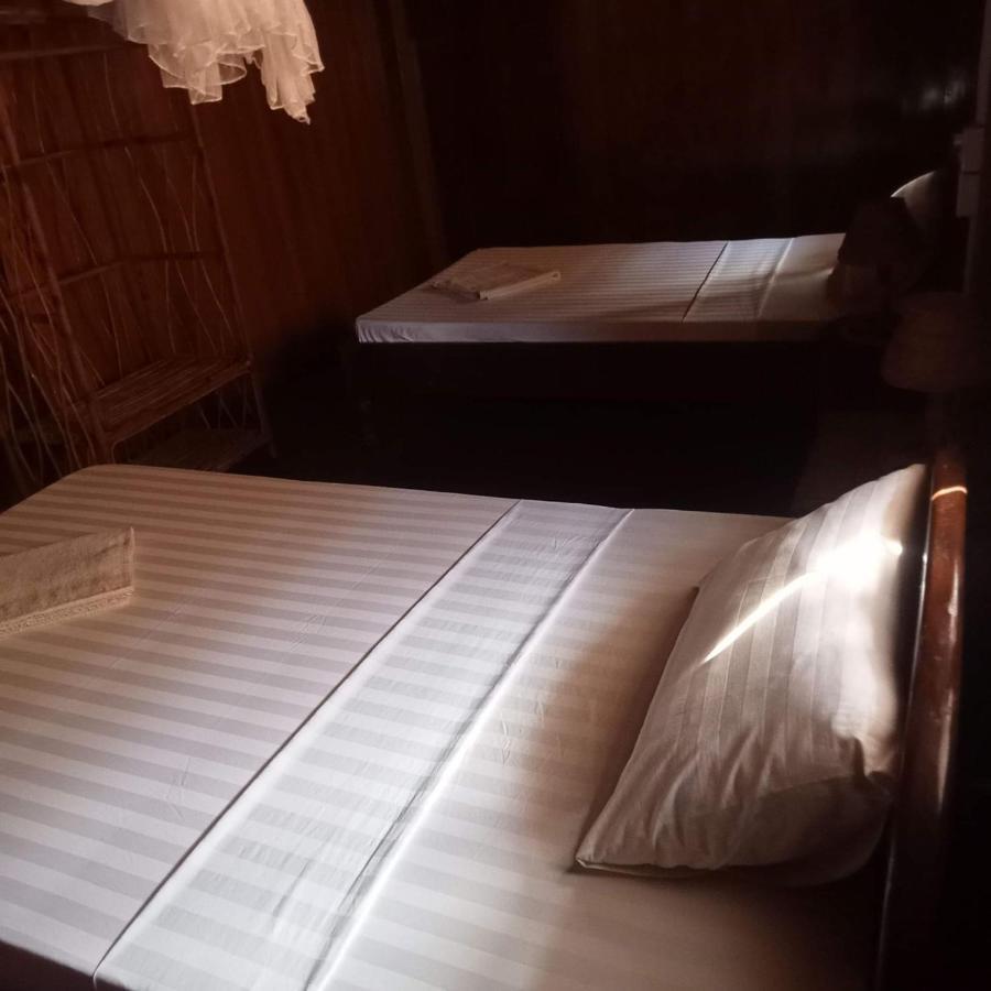 Nomad Guesthouse Krâchéh Zewnętrze zdjęcie