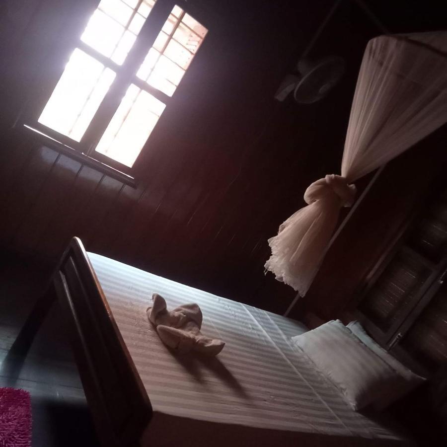 Nomad Guesthouse Krâchéh Zewnętrze zdjęcie