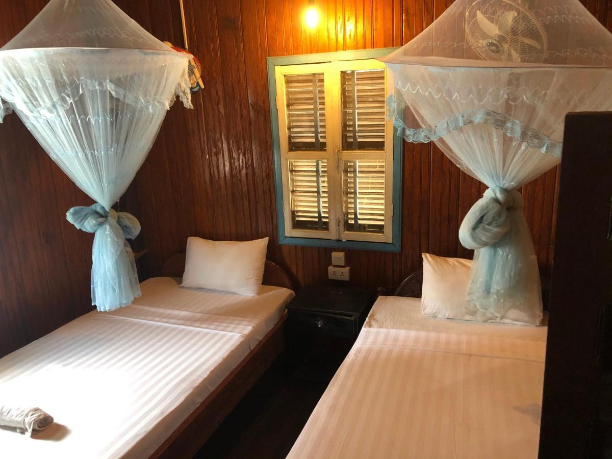 Nomad Guesthouse Krâchéh Zewnętrze zdjęcie