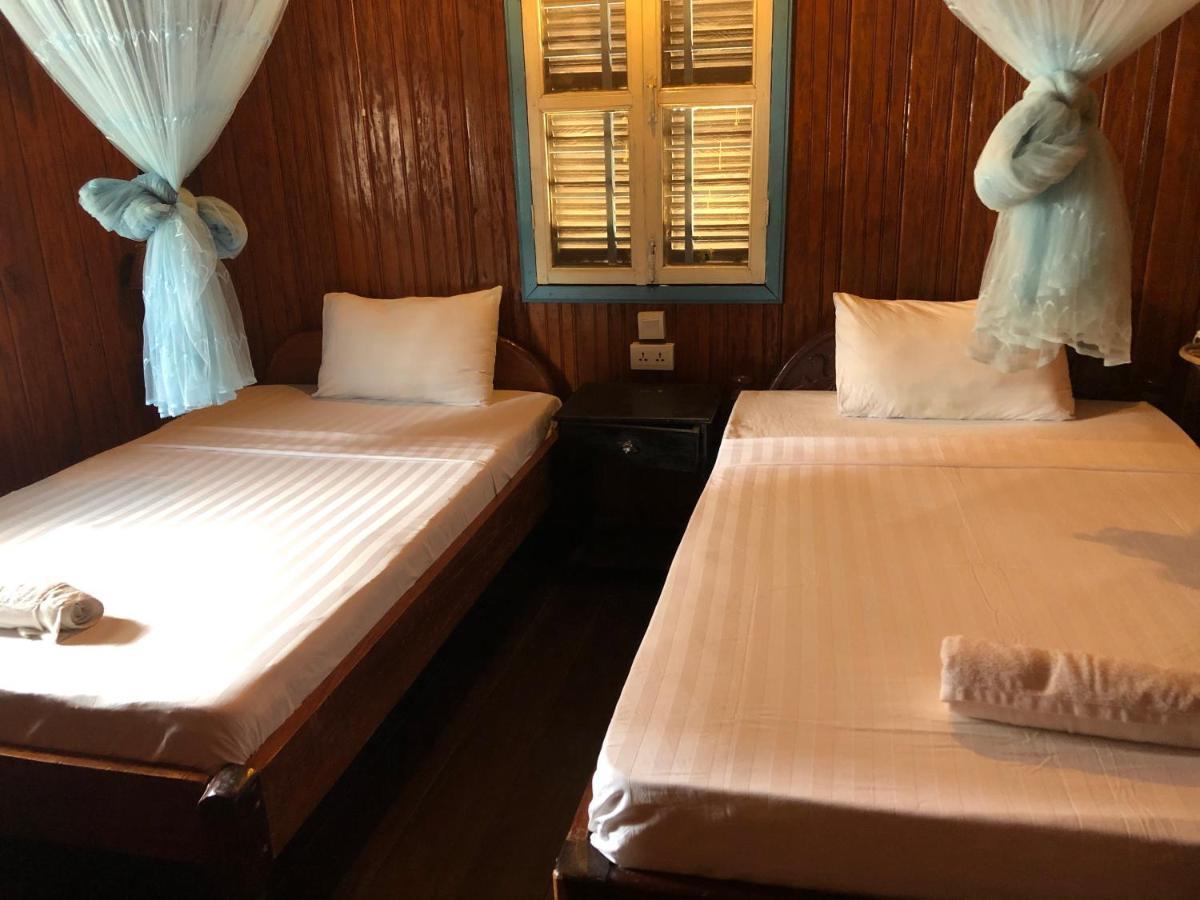 Nomad Guesthouse Krâchéh Zewnętrze zdjęcie
