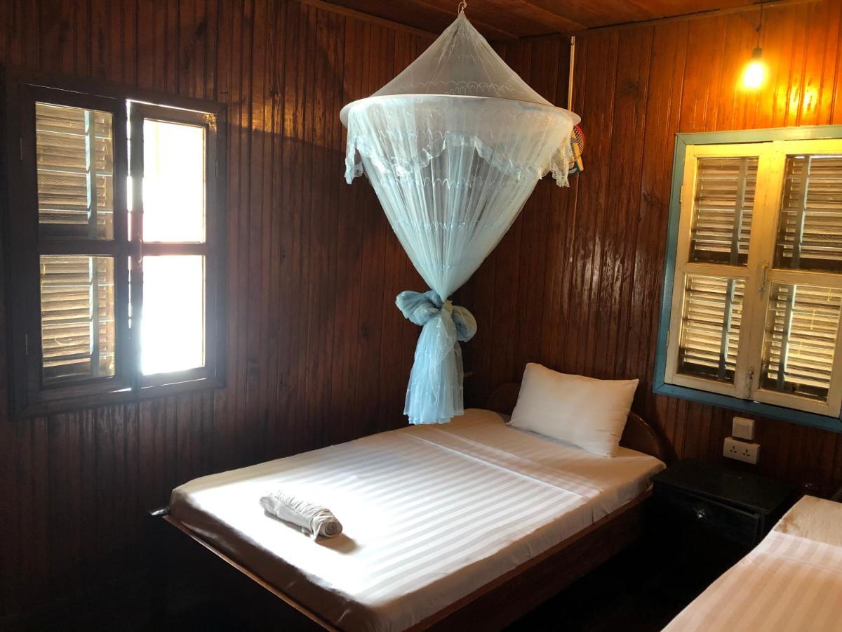 Nomad Guesthouse Krâchéh Zewnętrze zdjęcie