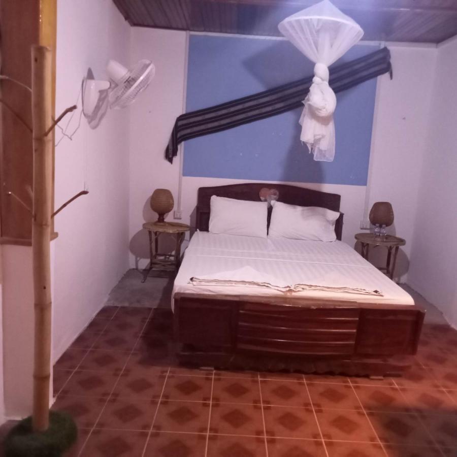 Nomad Guesthouse Krâchéh Zewnętrze zdjęcie